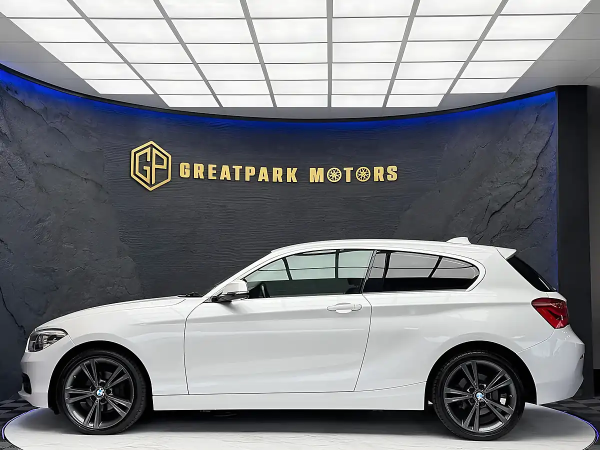 Used 2015 BMW 1 Series Sport White - Interior and Exterior details 8