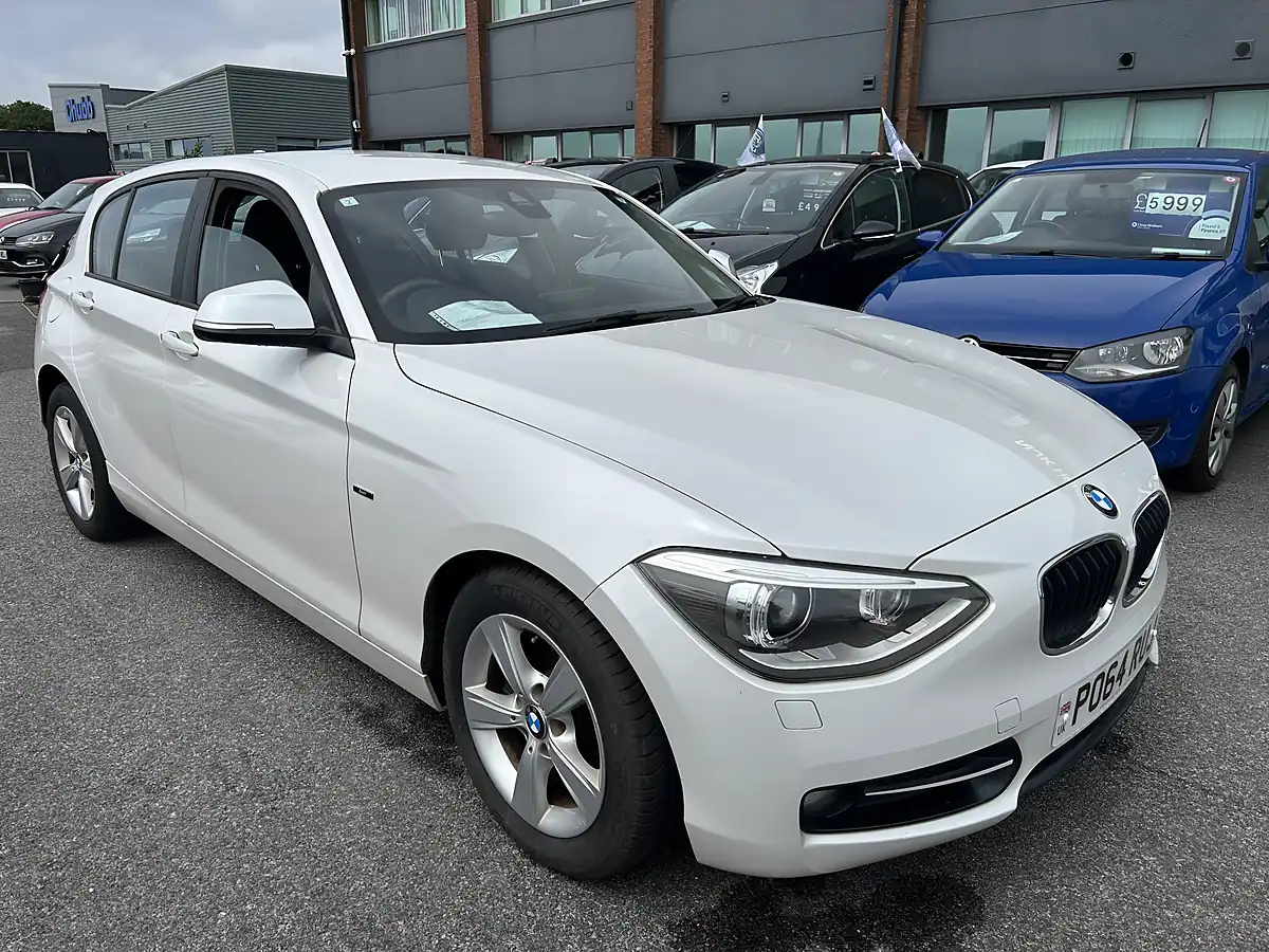 Used 2015 BMW 1 Series Sport White - Front View