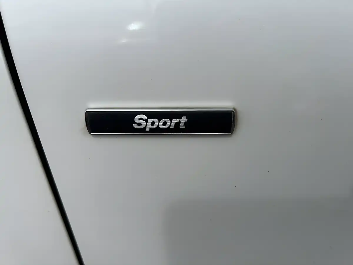 Used 2015 BMW 1 Series Sport White - Interior and Exterior details 13