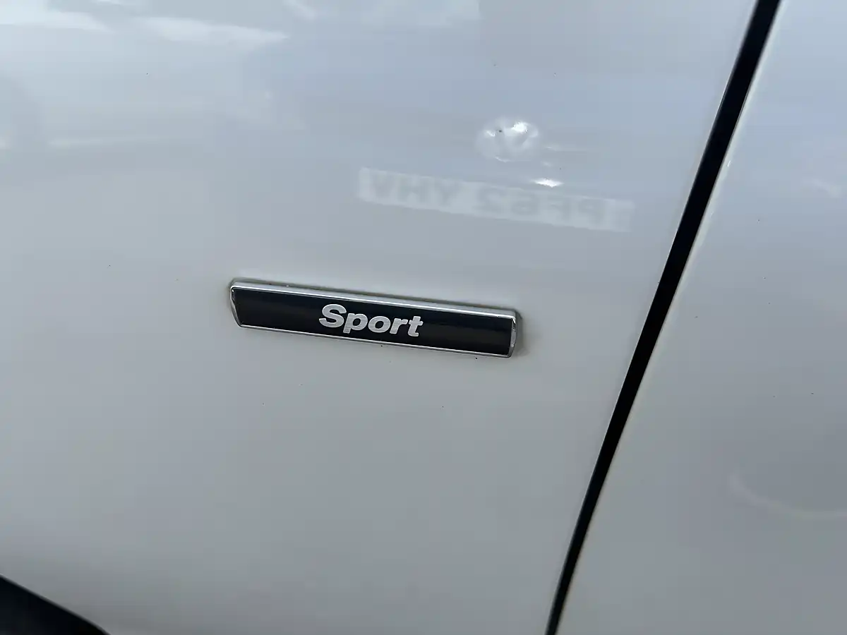 Used 2015 BMW 1 Series Sport White - Interior and Exterior details 18