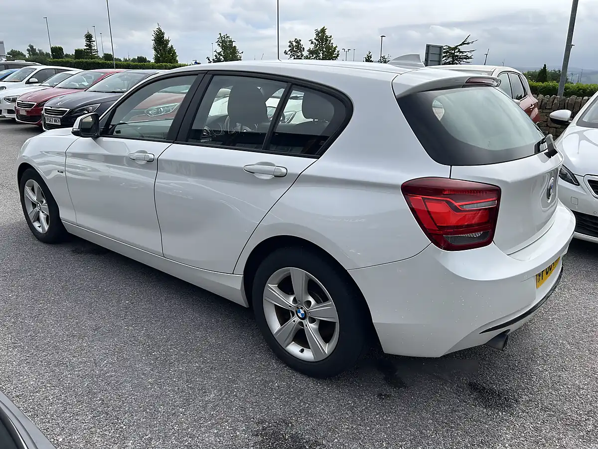 Used 2015 BMW 1 Series Sport White - Interior and Exterior details 4