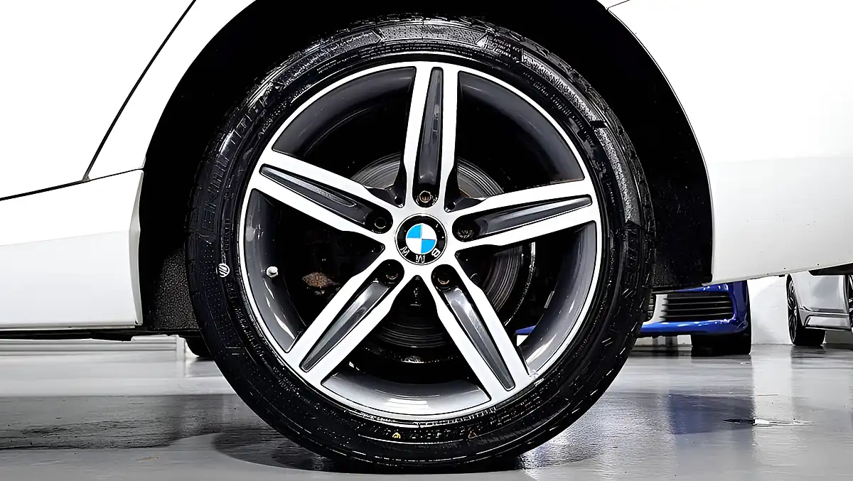 Used 2015 BMW 1 Series Sport White - Interior and Exterior details 12