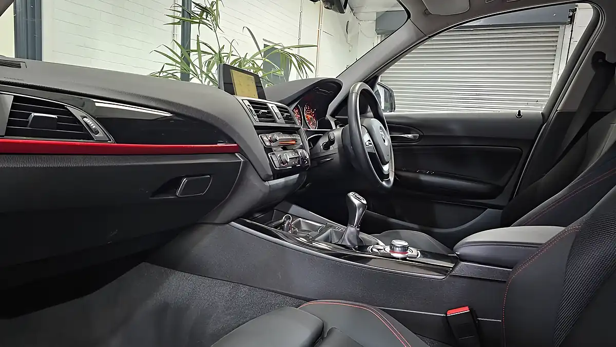 Used 2015 BMW 1 Series Sport White - Interior and Exterior details 13