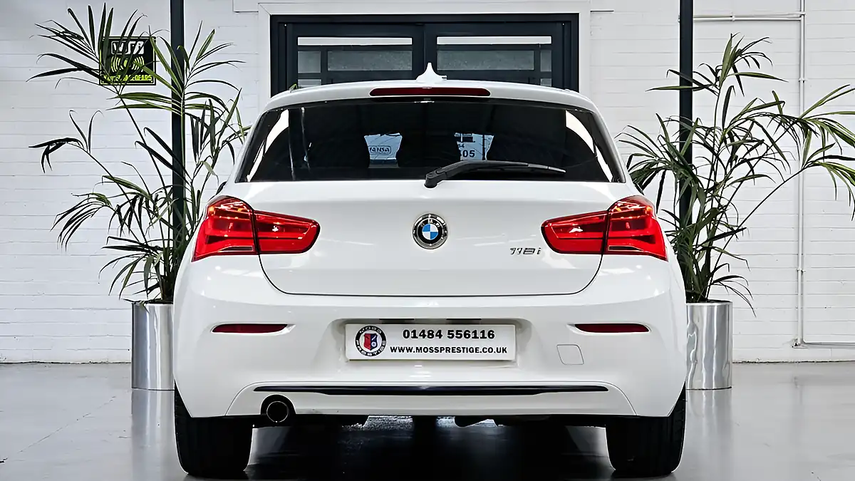Used 2015 BMW 1 Series Sport White - Interior and Exterior details 7