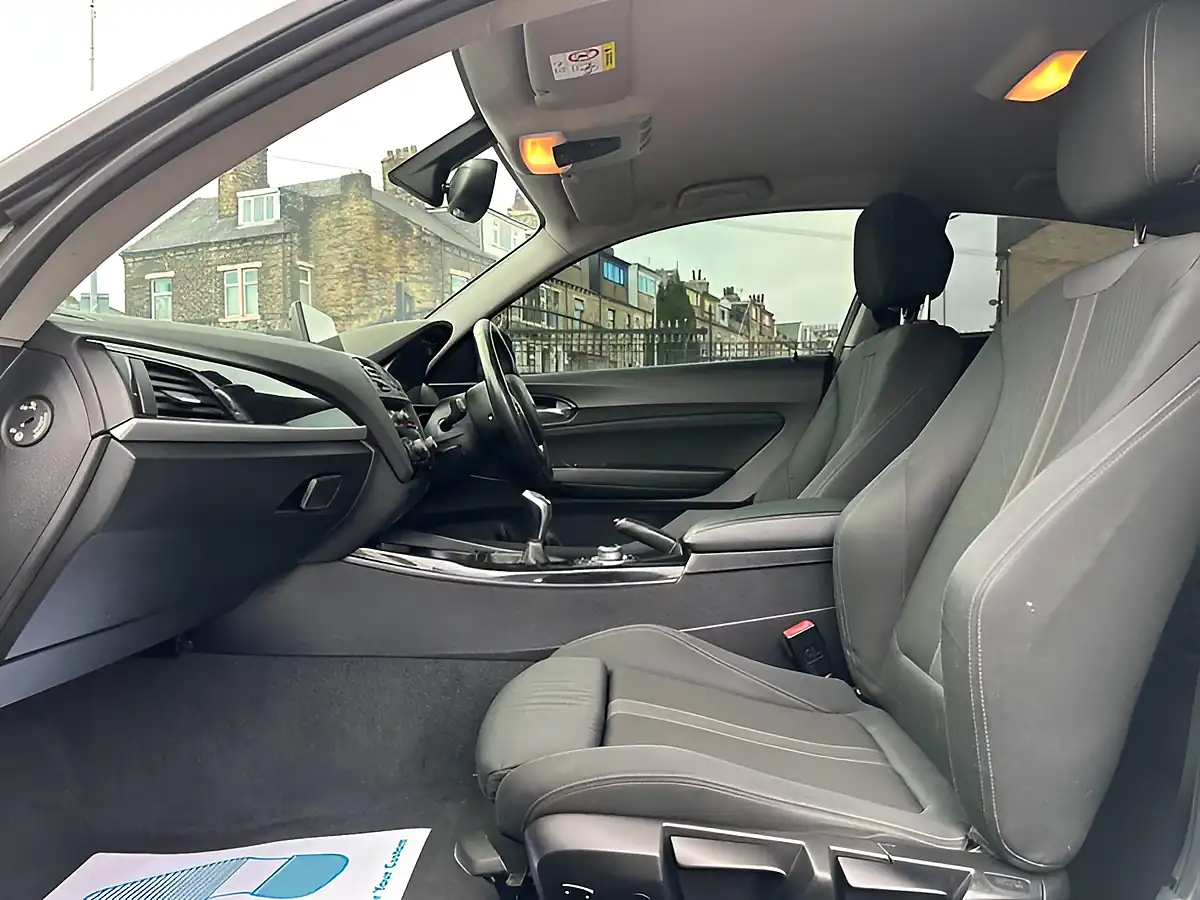 Used 2015 BMW 1 Series Sport White - Interior and Exterior details 19