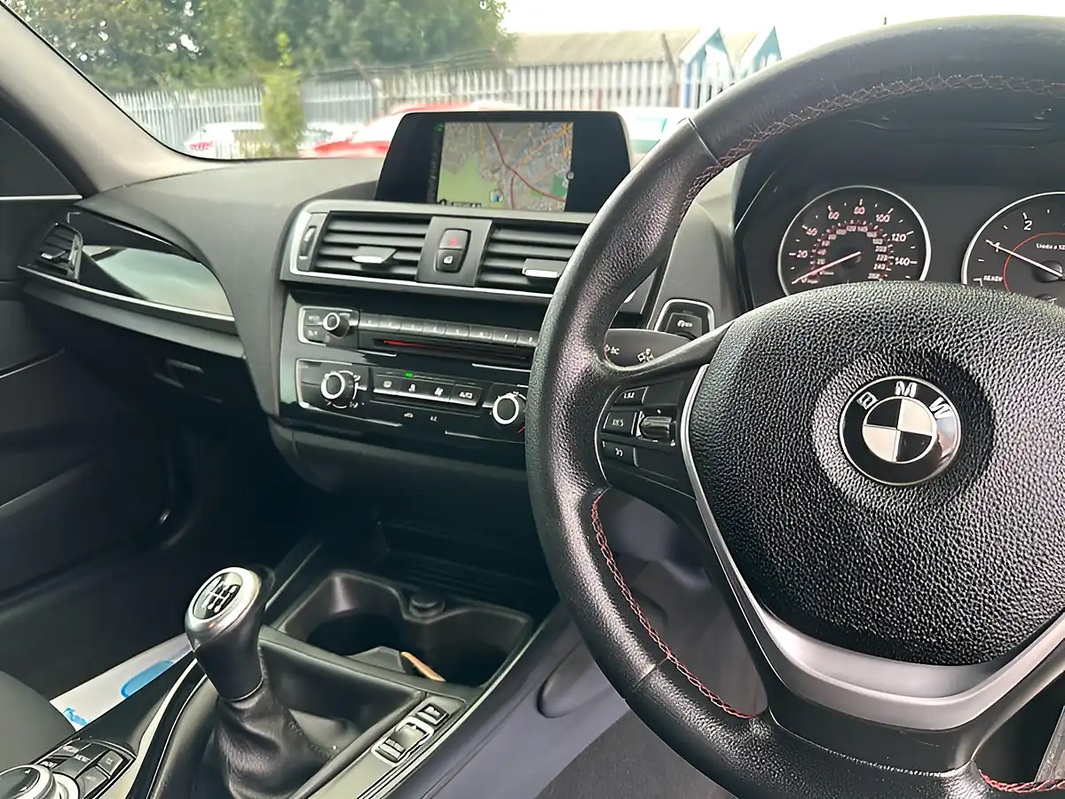Used 2015 BMW 1 Series Sport White - Interior and Exterior details 8