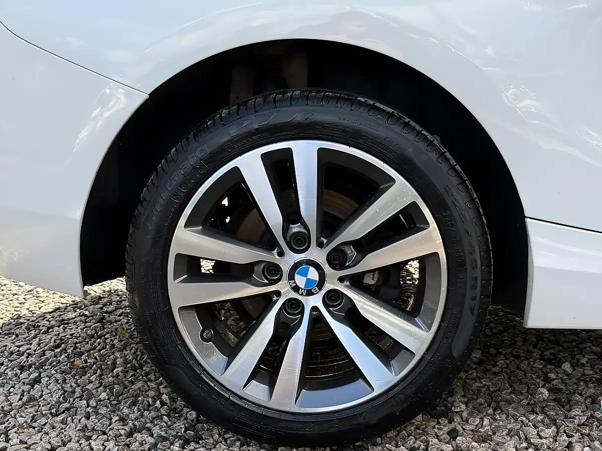 Used 2015 BMW 1 Series Sport White - Interior and Exterior details 14