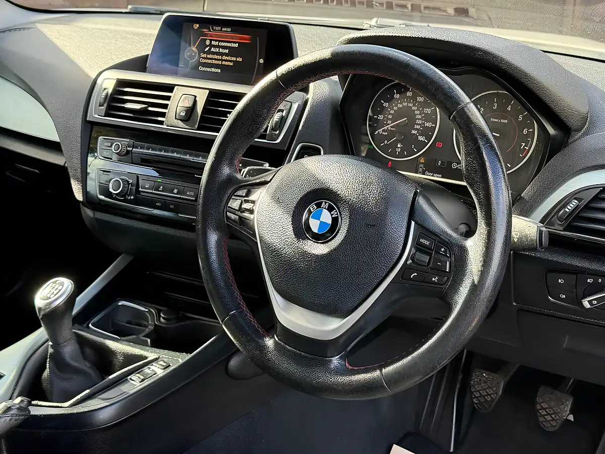 Used 2015 BMW 1 Series Sport White - Interior and Exterior details 17