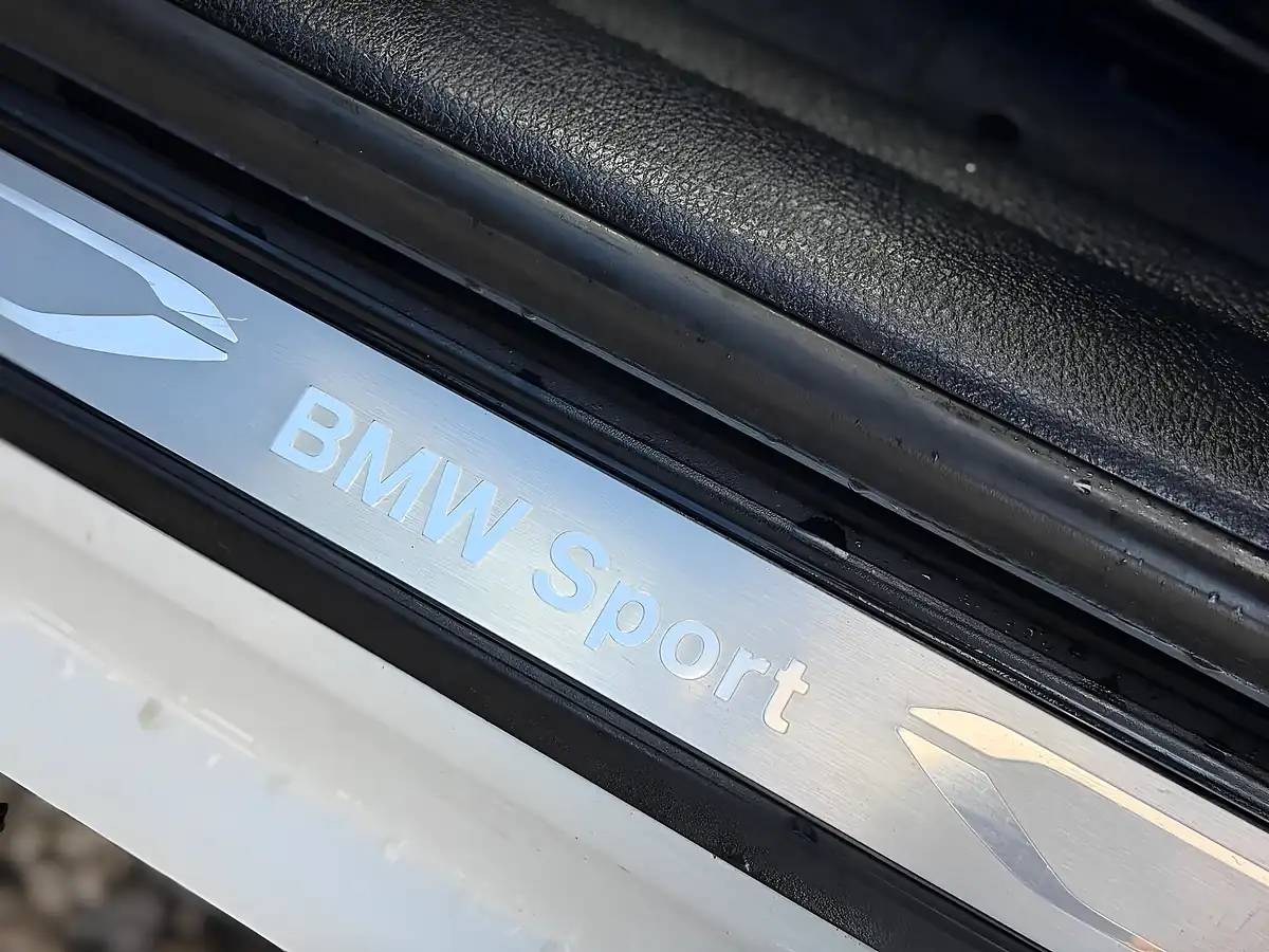 Used 2015 BMW 1 Series Sport White - Interior and Exterior details 19