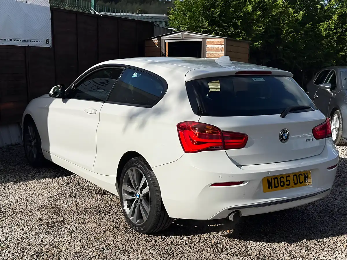 Used 2015 BMW 1 Series Sport White - Interior and Exterior details 8