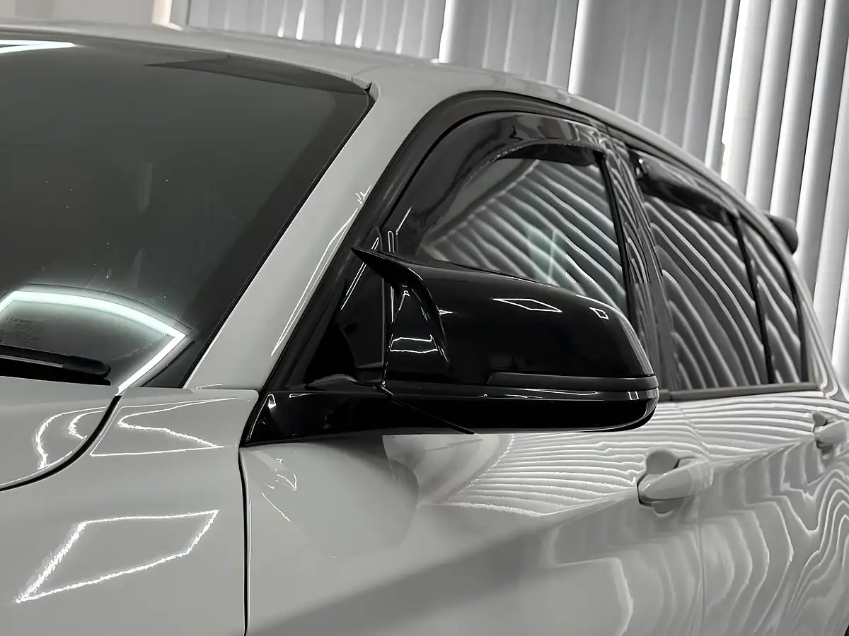 Used 2015 BMW 1 Series White - Interior and Exterior details 6