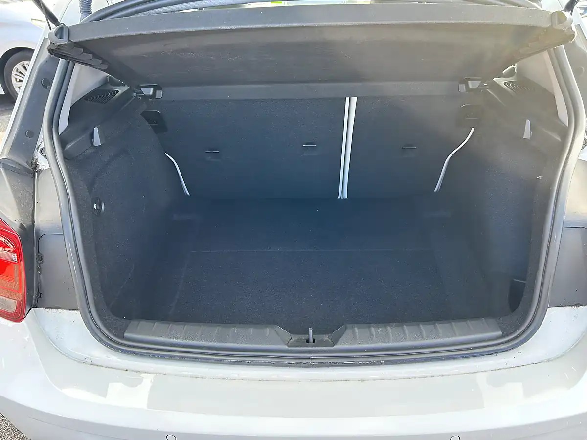 Used 2015 BMW 1 Series White - Interior and Exterior details 14