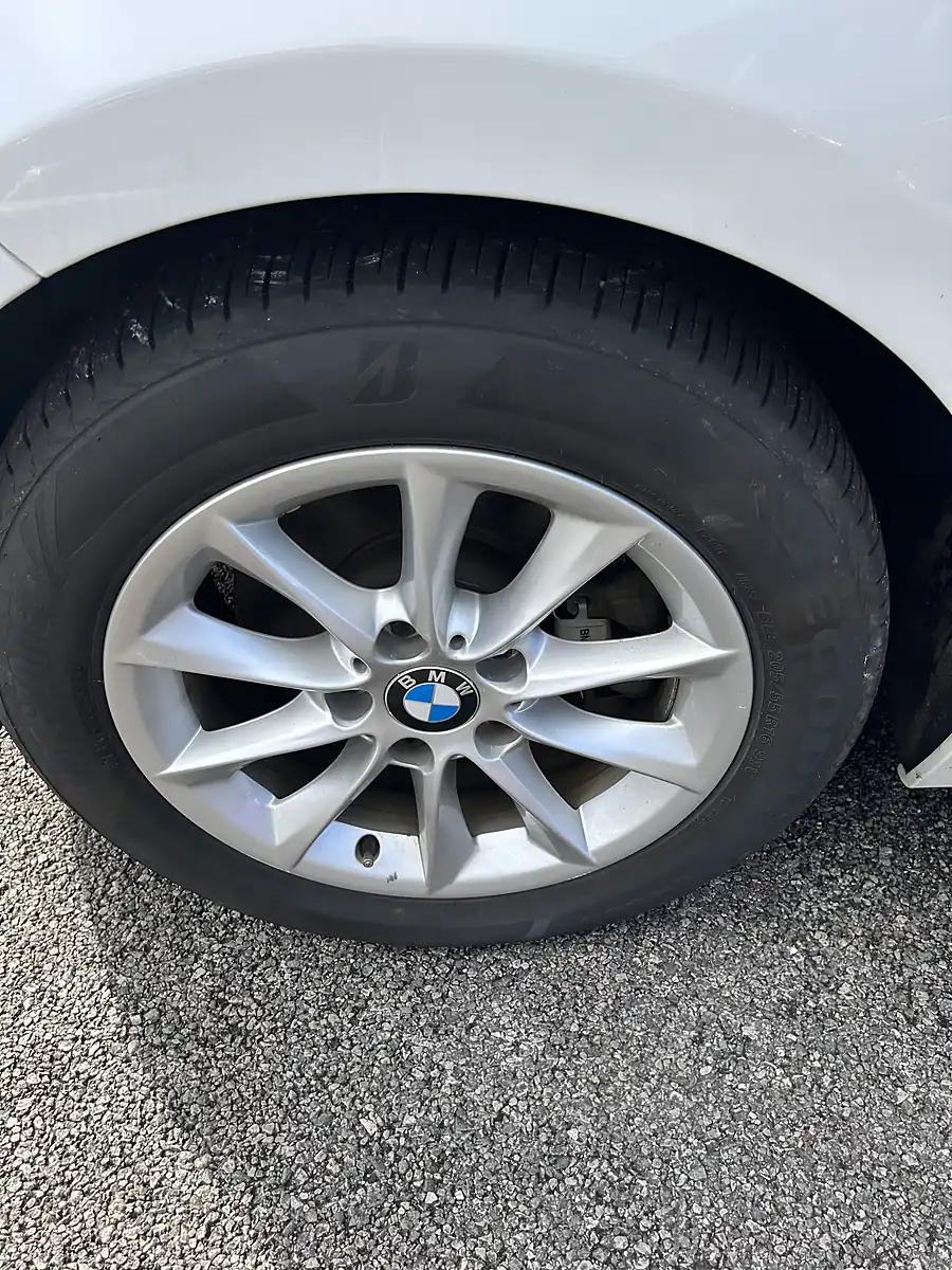 Used 2015 BMW 1 Series White - Interior and Exterior details 16