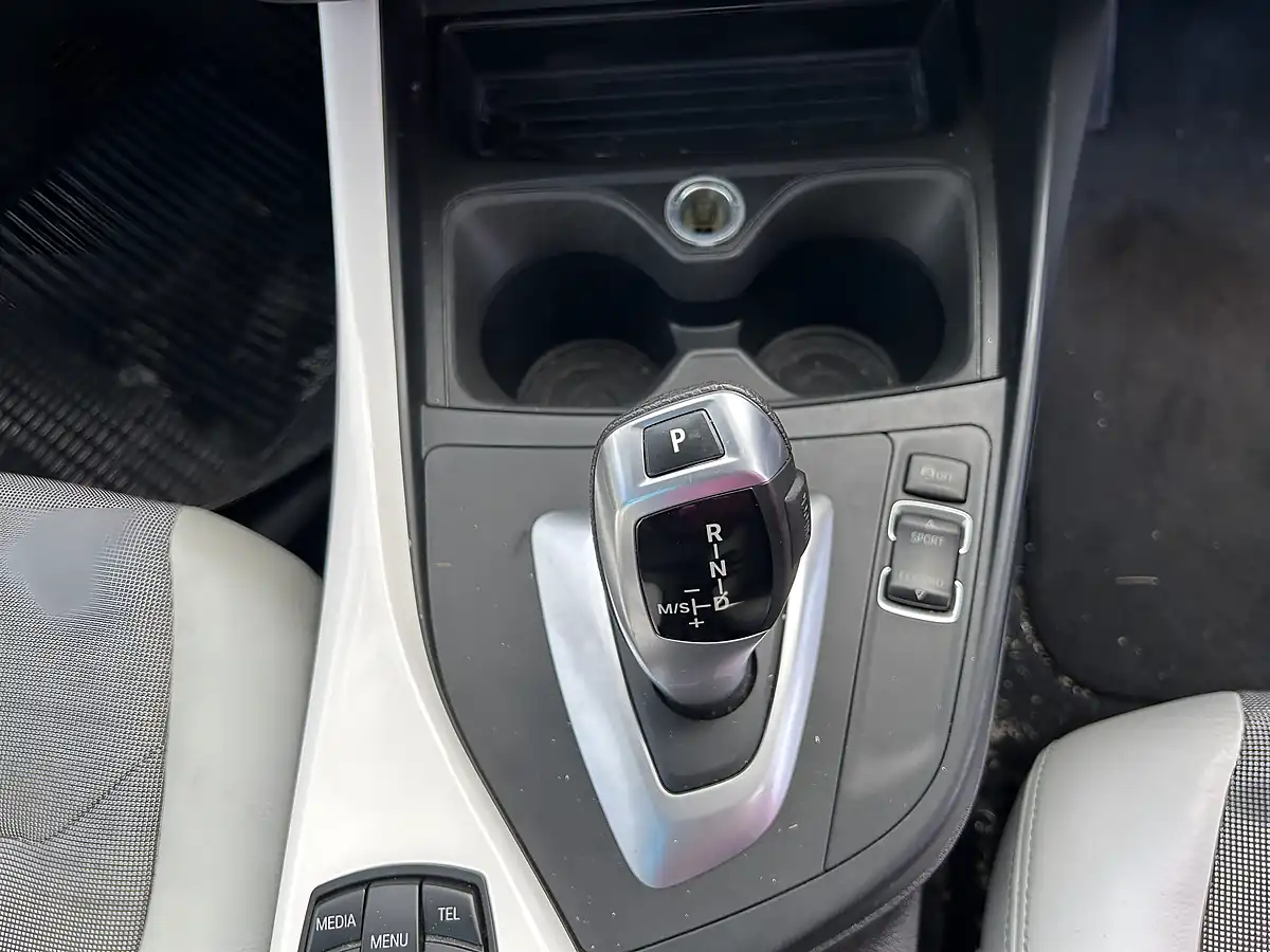 Used 2015 BMW 1 Series White - Interior and Exterior details 9