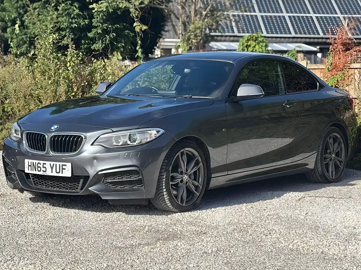 Used 2015 BMW 2 Series Grey - Interior and Exterior details 6