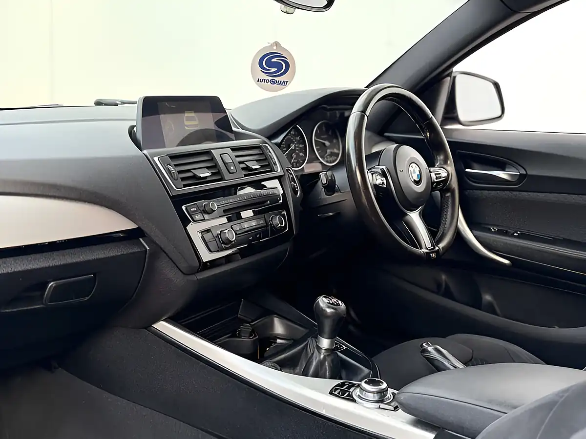 Used 2015 BMW 2 Series M Sport Mineral Grey - Interior and Exterior details 19