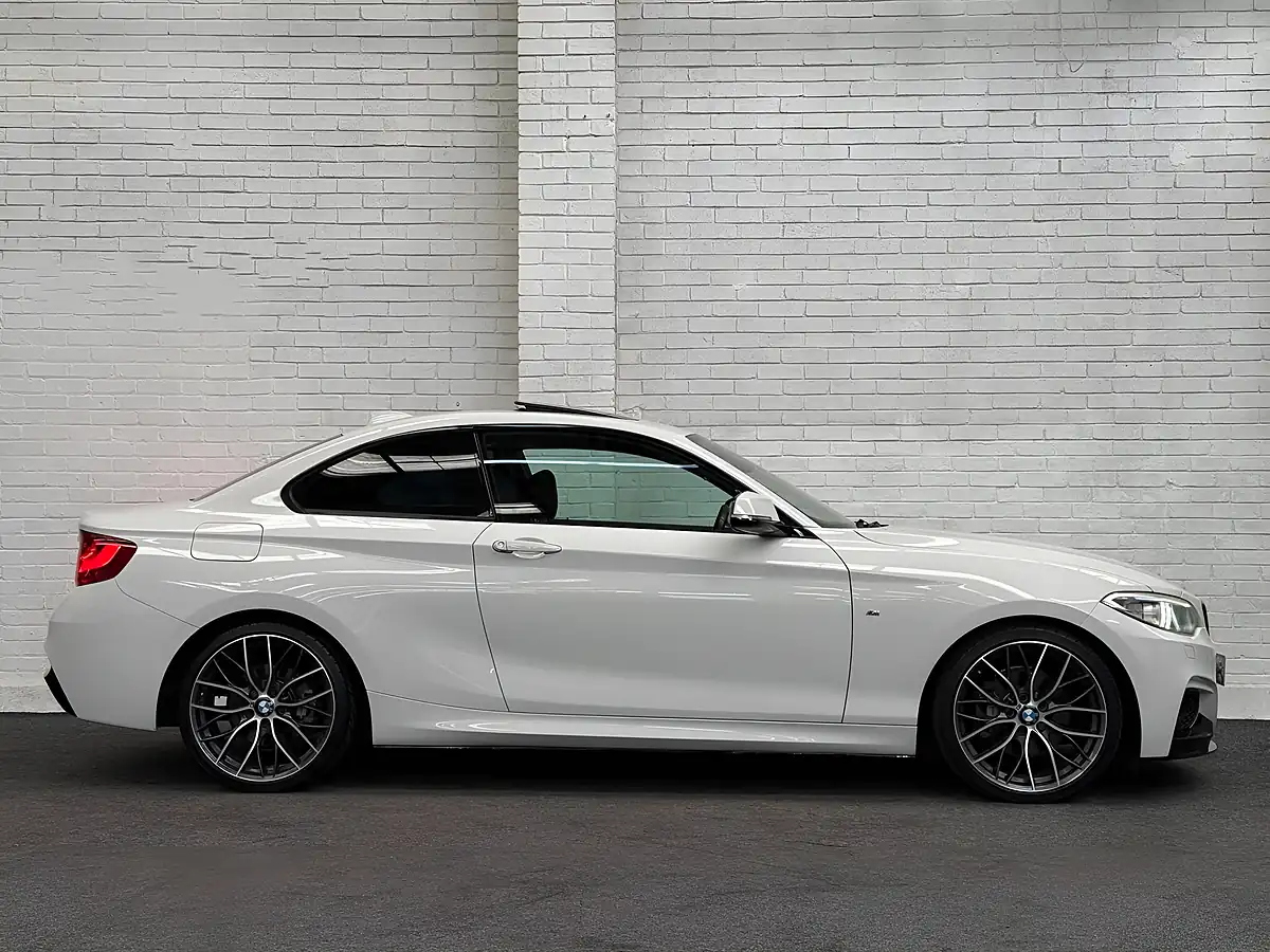 Used 2015 BMW 2 Series M Sport White - Interior and Exterior details 3