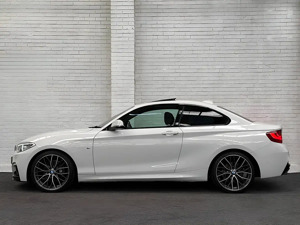Used 2015 BMW 2 Series M Sport White - Interior and Exterior details 4