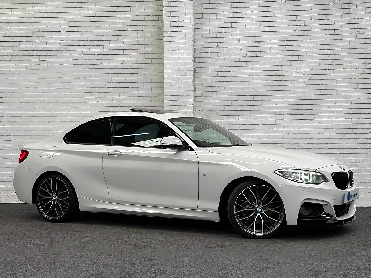 Used 2015 BMW 2 Series M Sport White - Interior and Exterior details 5