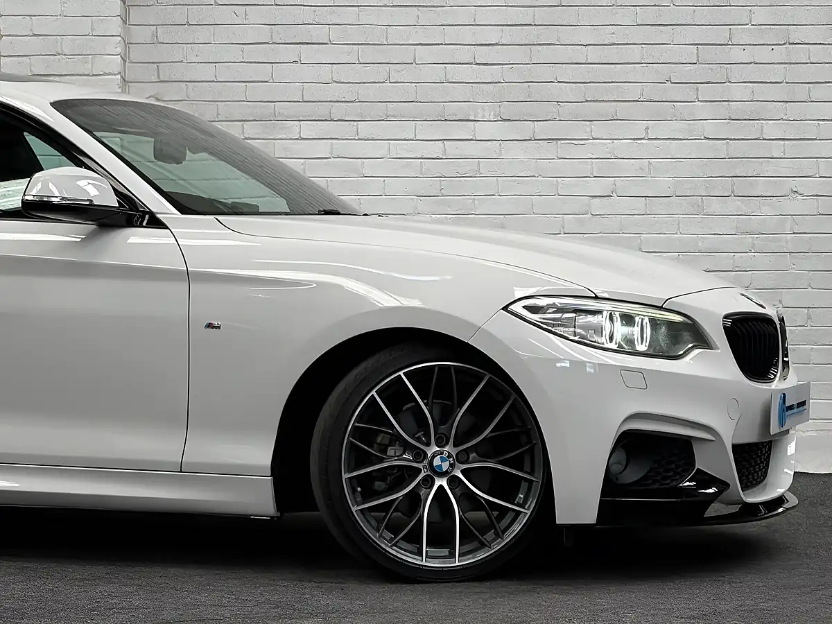Used 2015 BMW 2 Series M Sport White - Interior and Exterior details 9