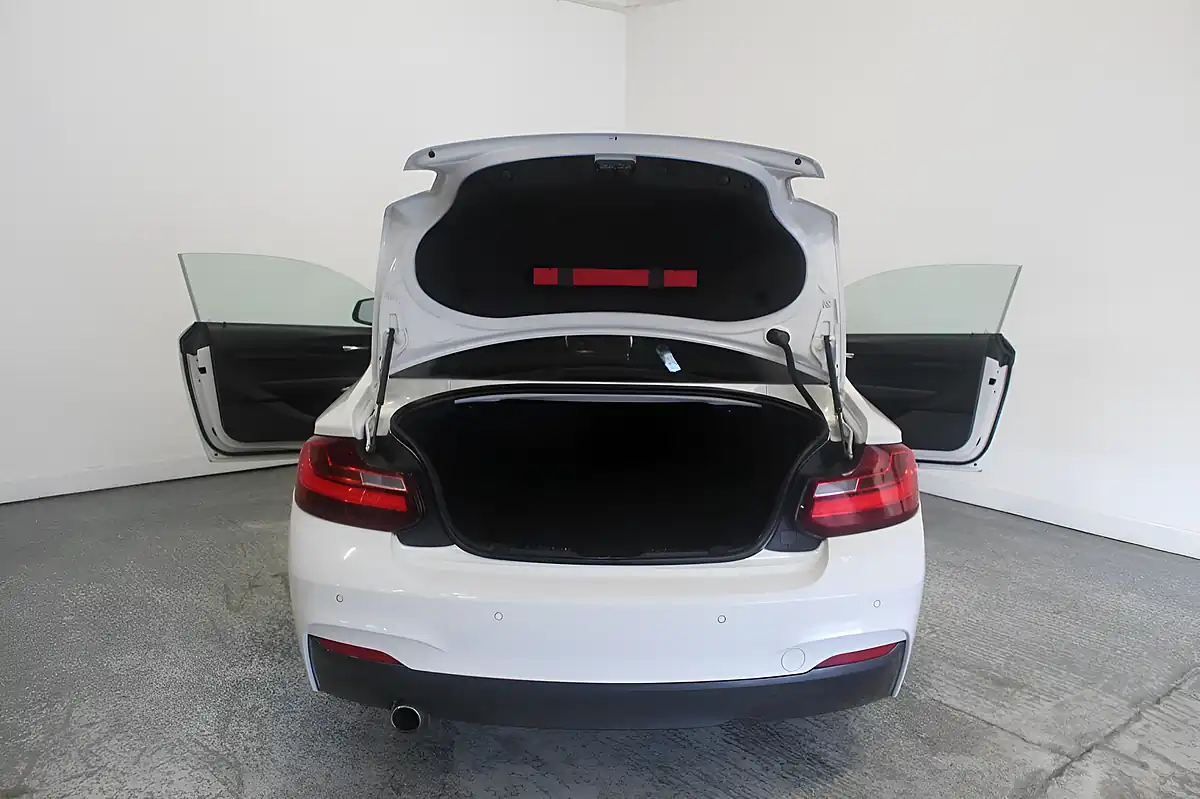 Used 2015 BMW 2 Series M Sport White - Interior and Exterior details 11
