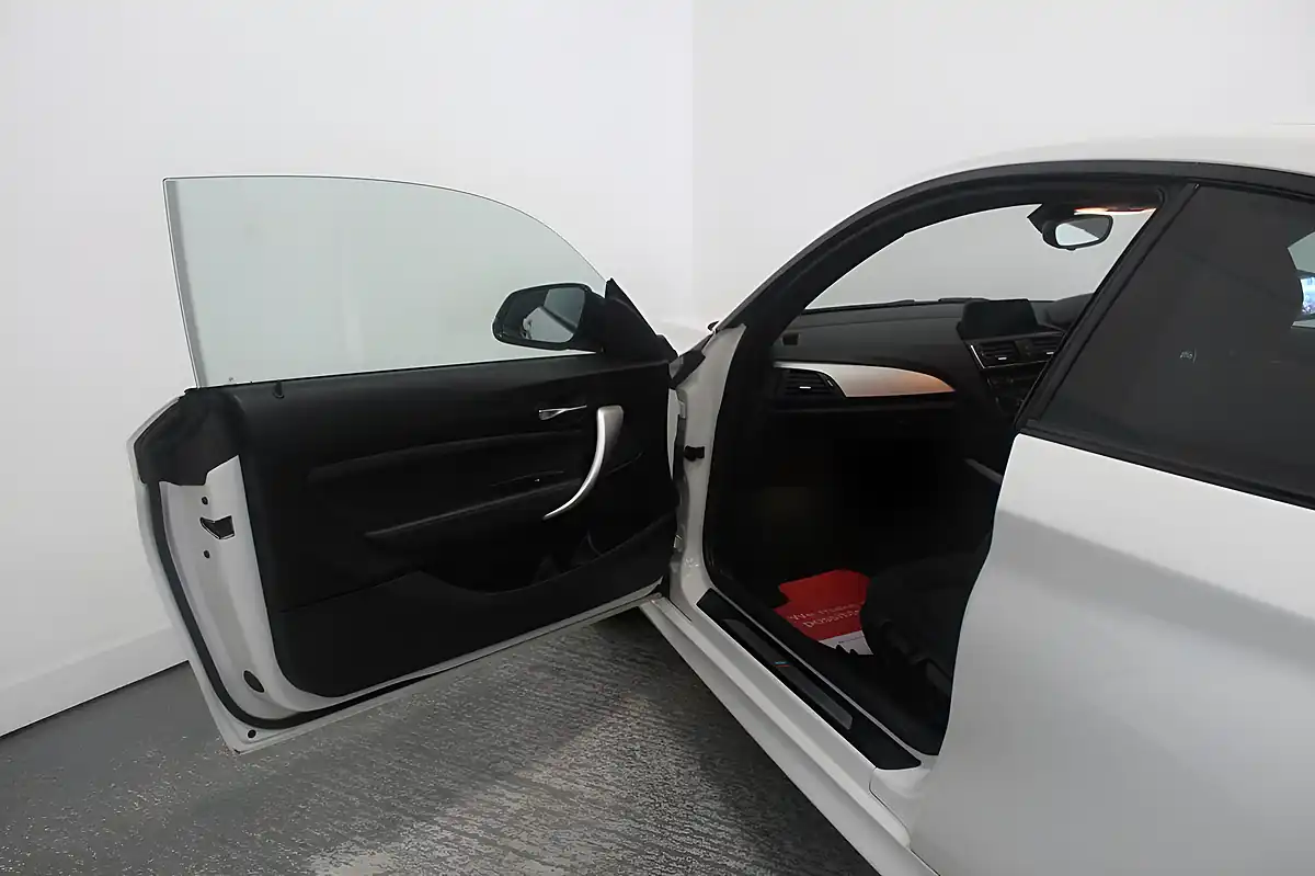 Used 2015 BMW 2 Series M Sport White - Interior and Exterior details 12