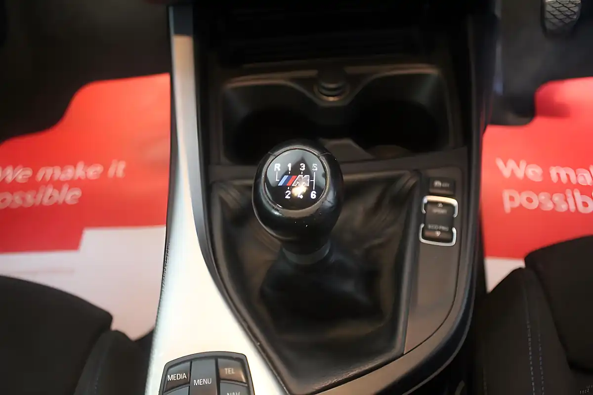 Used 2015 BMW 2 Series M Sport White - Interior and Exterior details 14