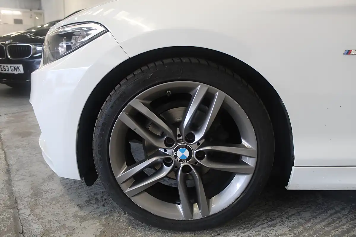 Used 2015 BMW 2 Series M Sport White - Interior and Exterior details 20