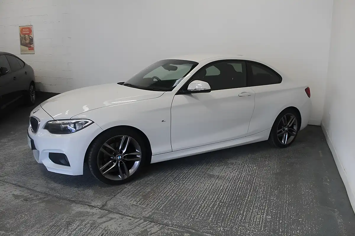 Used 2015 BMW 2 Series M Sport White - Interior and Exterior details 4