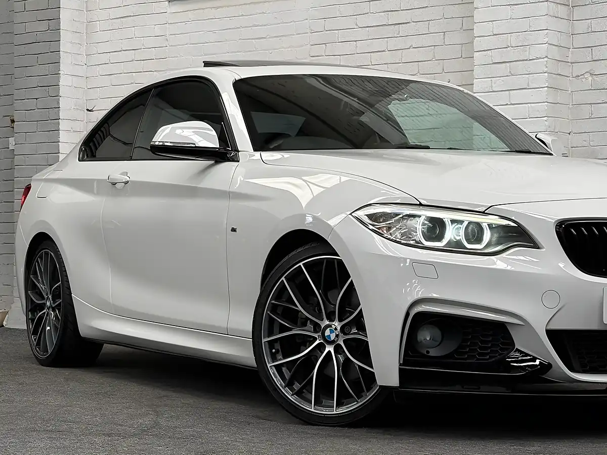 Used 2015 BMW 2 Series M Sport White - Interior and Exterior details 16