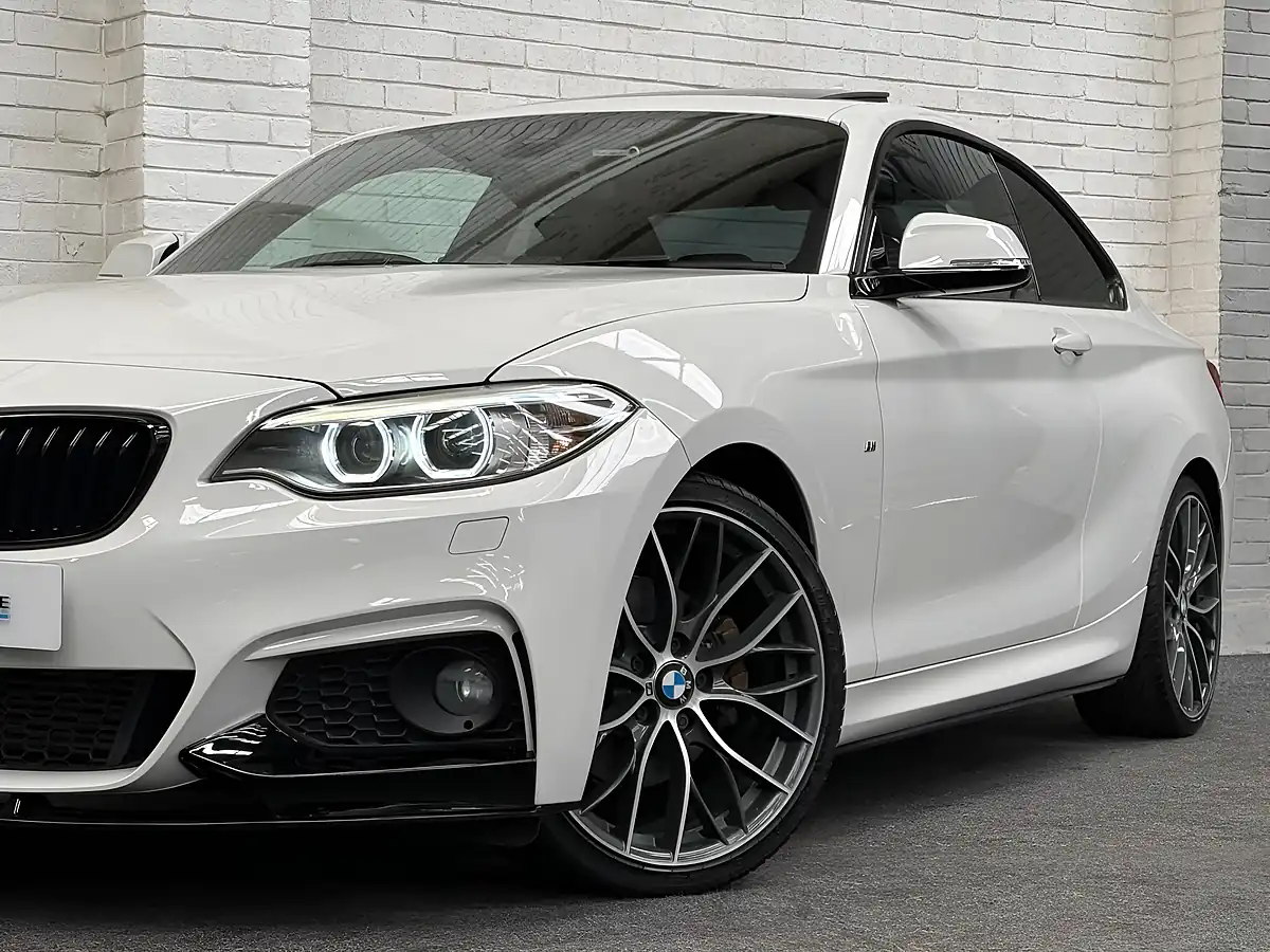 Used 2015 BMW 2 Series M Sport White - Interior and Exterior details 17