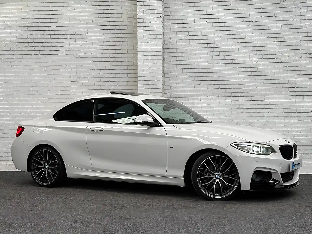 Used 2015 BMW 2 Series M Sport White - Interior and Exterior details 5