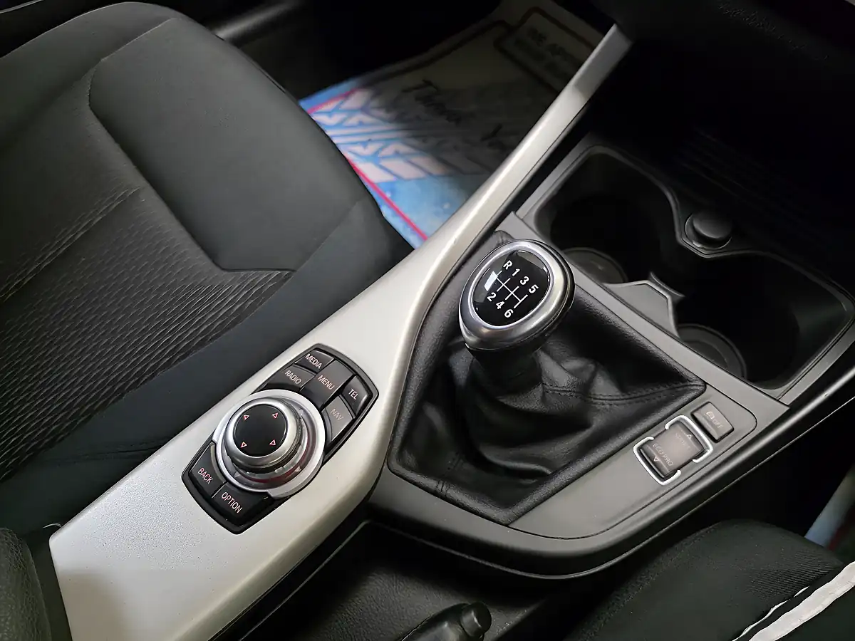 Used 2015 BMW 2 Series Se White - Interior and Exterior details 11