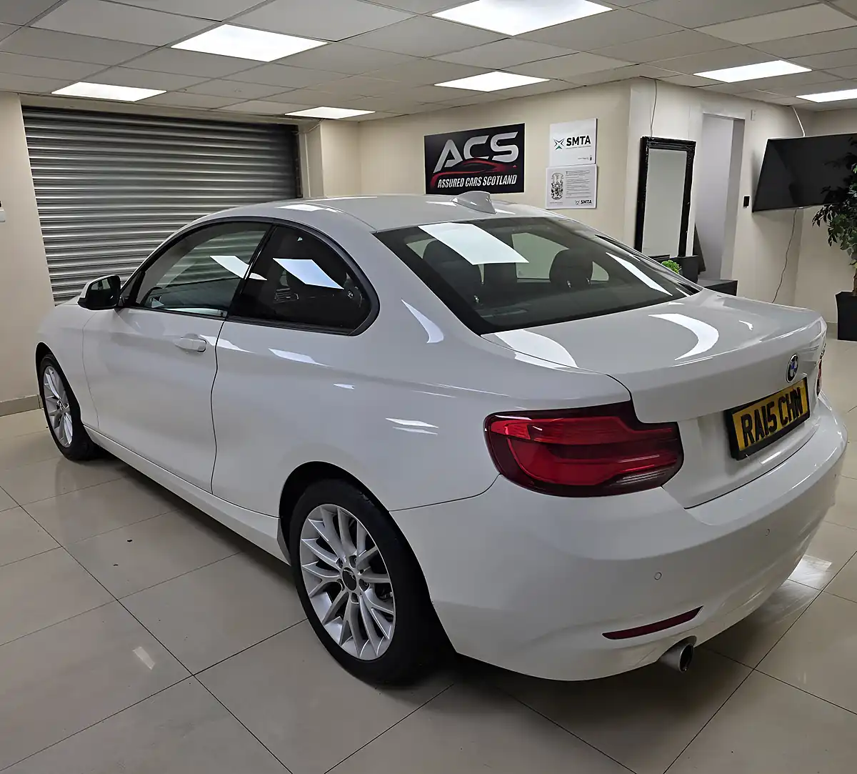 Used 2015 BMW 2 Series Se White - Interior and Exterior details 3