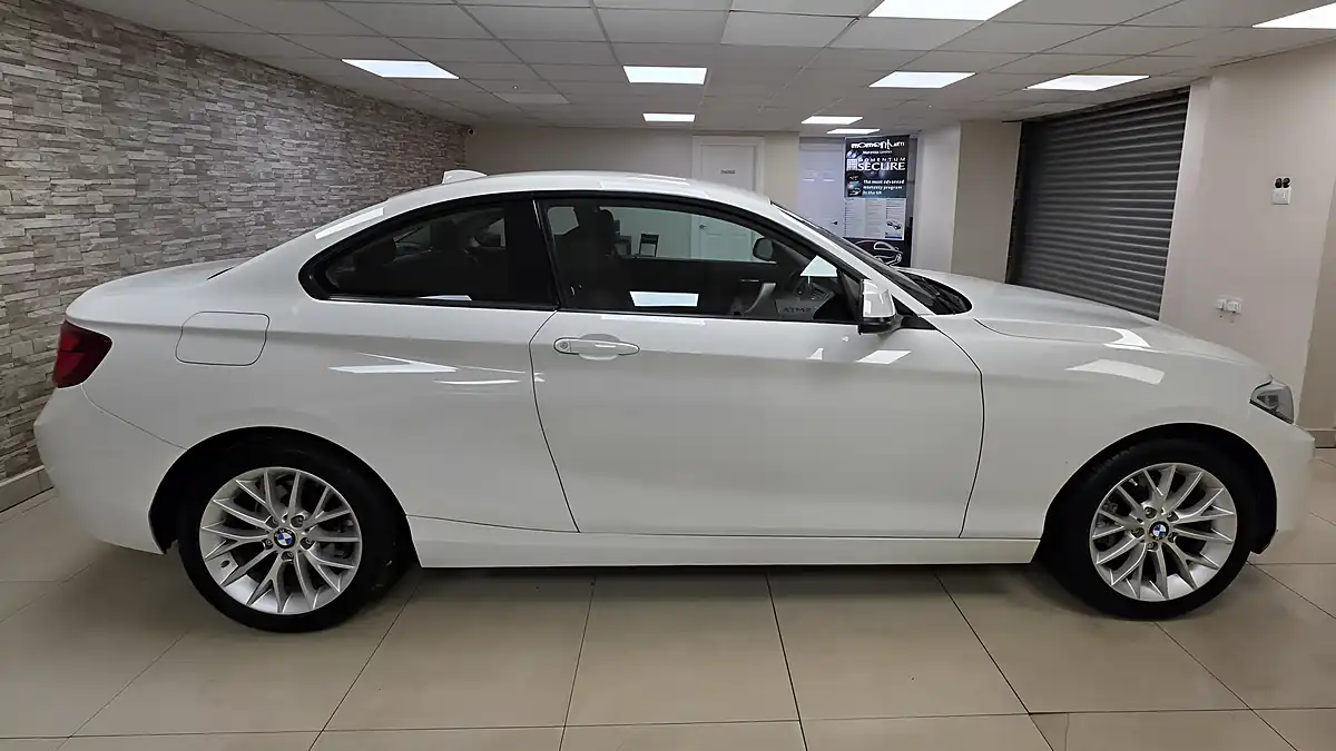 Used 2015 BMW 2 Series Se White - Interior and Exterior details 6