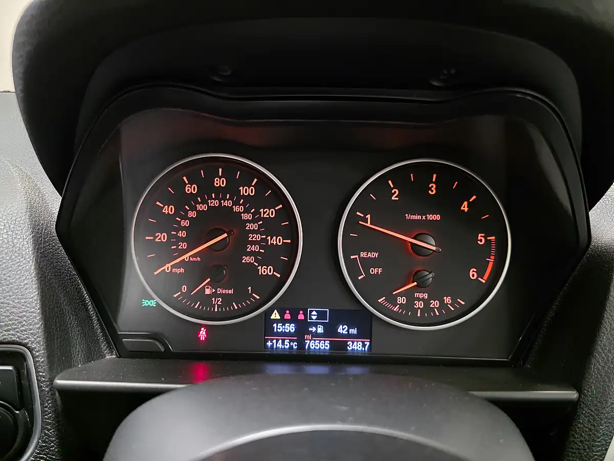 Used 2015 BMW 2 Series Se White - Interior and Exterior details 9