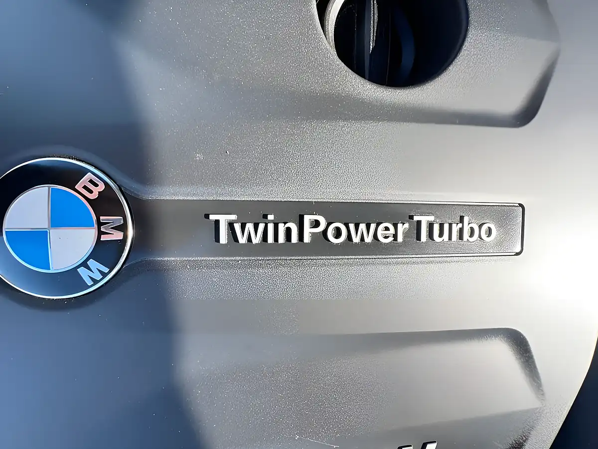 Used 2015 BMW 2 Series Sport Black - Interior and Exterior details 5