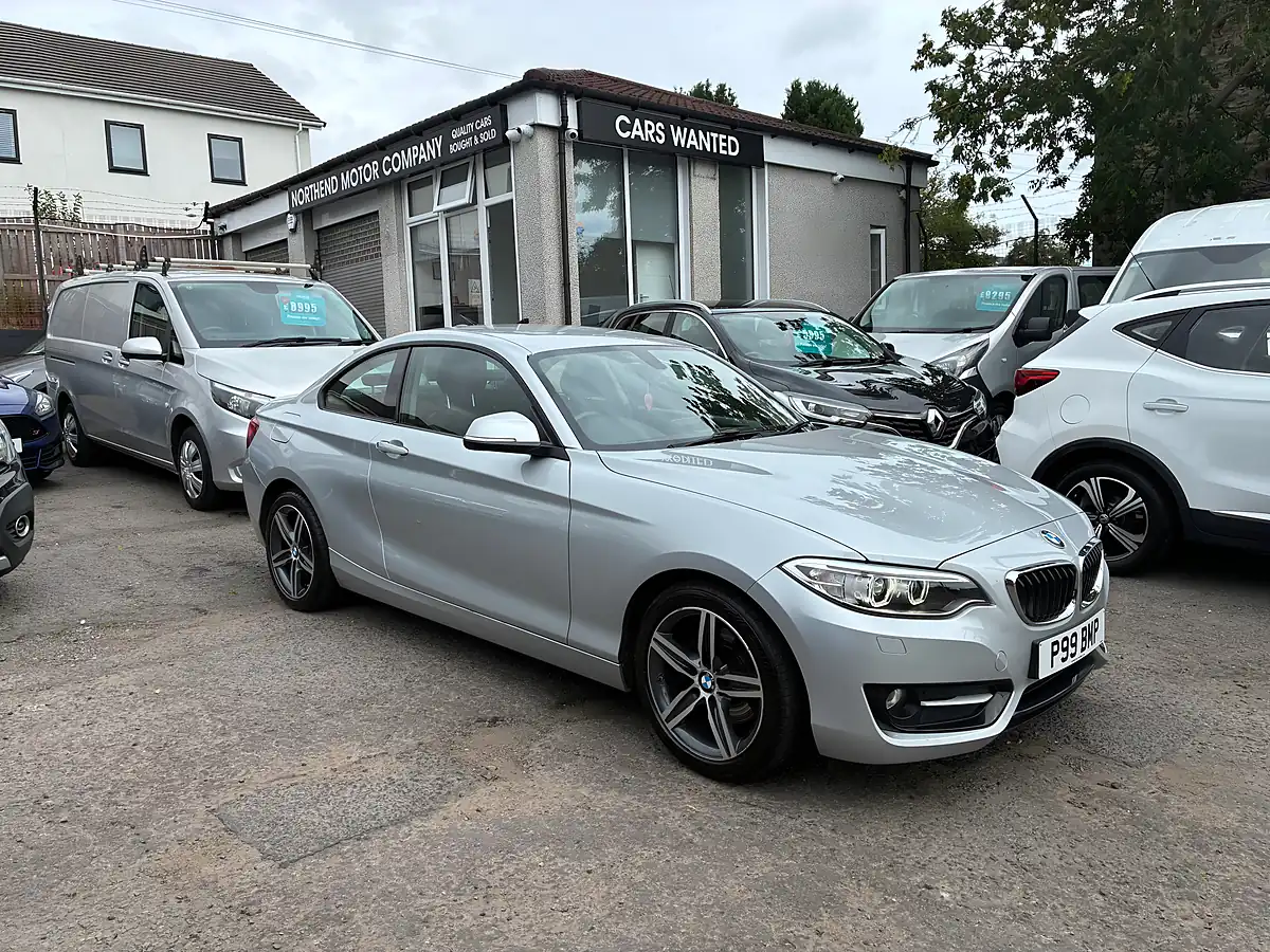 Used 2015 BMW 2 Series Sport Coupe Silver - Front View