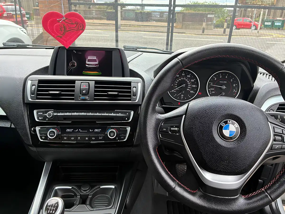 Used 2015 BMW 2 Series Sport Coupe Silver - Interior and Exterior details 11