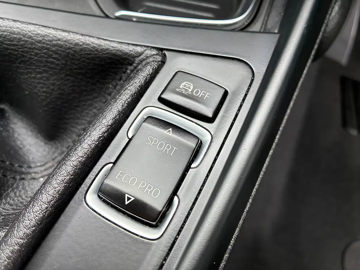 Used 2015 BMW 2 Series Sport Coupe Silver - Interior and Exterior details 13