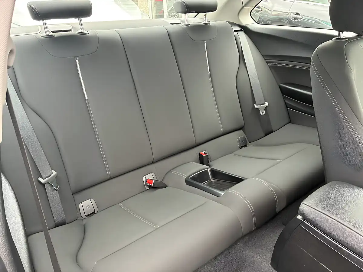 Used 2015 BMW 2 Series Sport Coupe Silver - Interior and Exterior details 15
