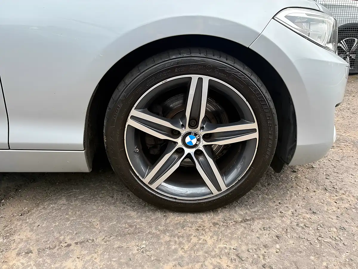 Used 2015 BMW 2 Series Sport Coupe Silver - Interior and Exterior details 17