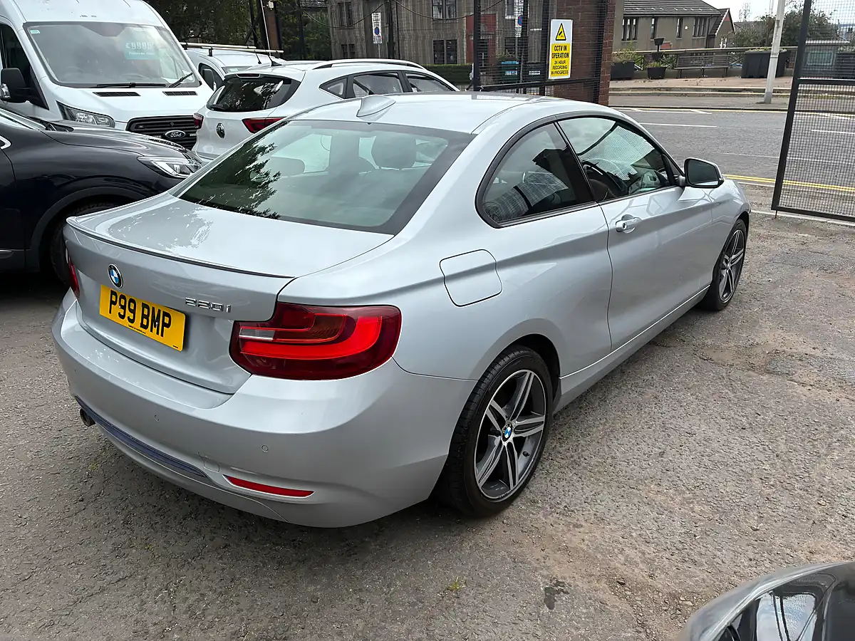 Used 2015 BMW 2 Series Sport Coupe Silver - Interior and Exterior details 3