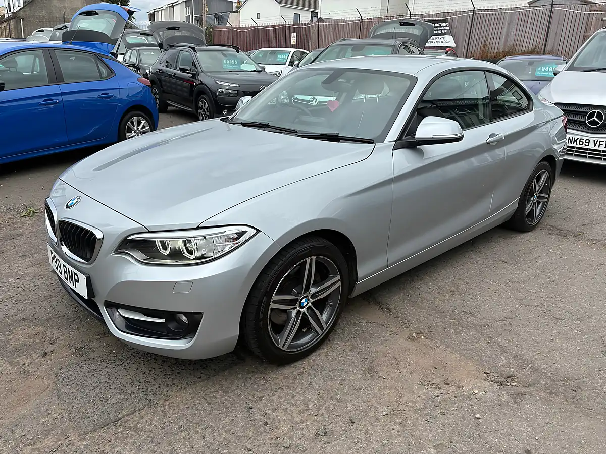 Used 2015 BMW 2 Series Sport Coupe Silver - Interior and Exterior details 7