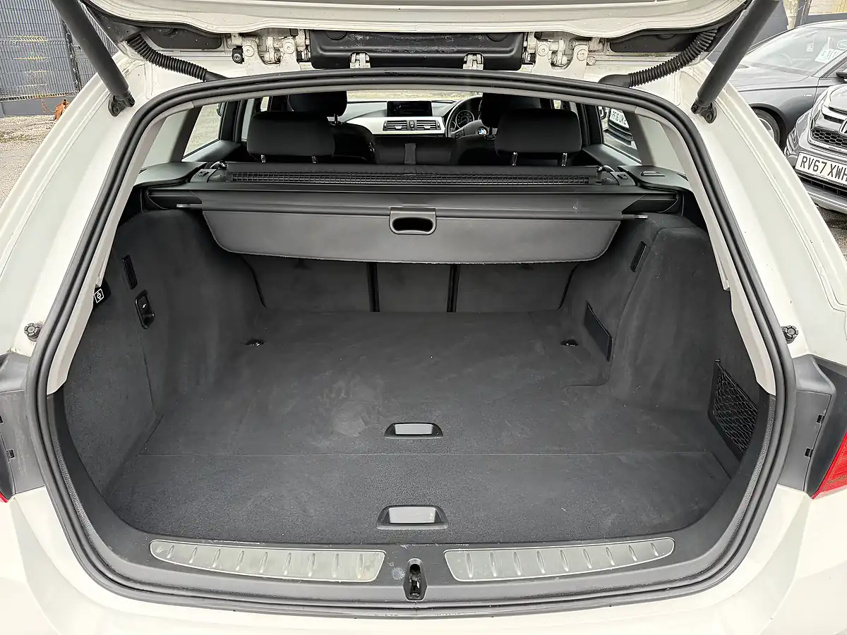Used 2015 BMW 3 Series Efficientdynamics Touring White - Interior and Exterior details 20