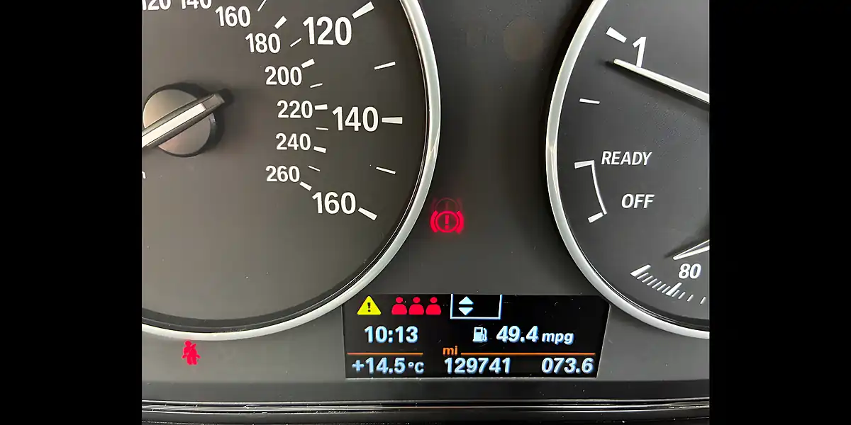 Used 2015 BMW 3 Series Luxury Silver - Interior and Exterior details 11
