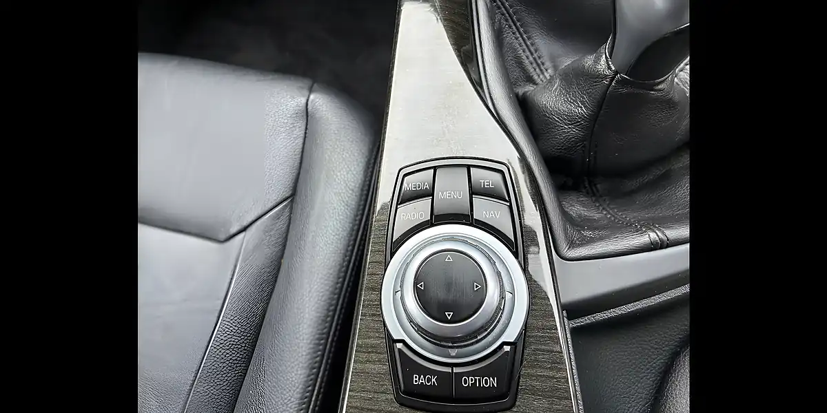 Used 2015 BMW 3 Series Luxury Silver - Interior and Exterior details 12