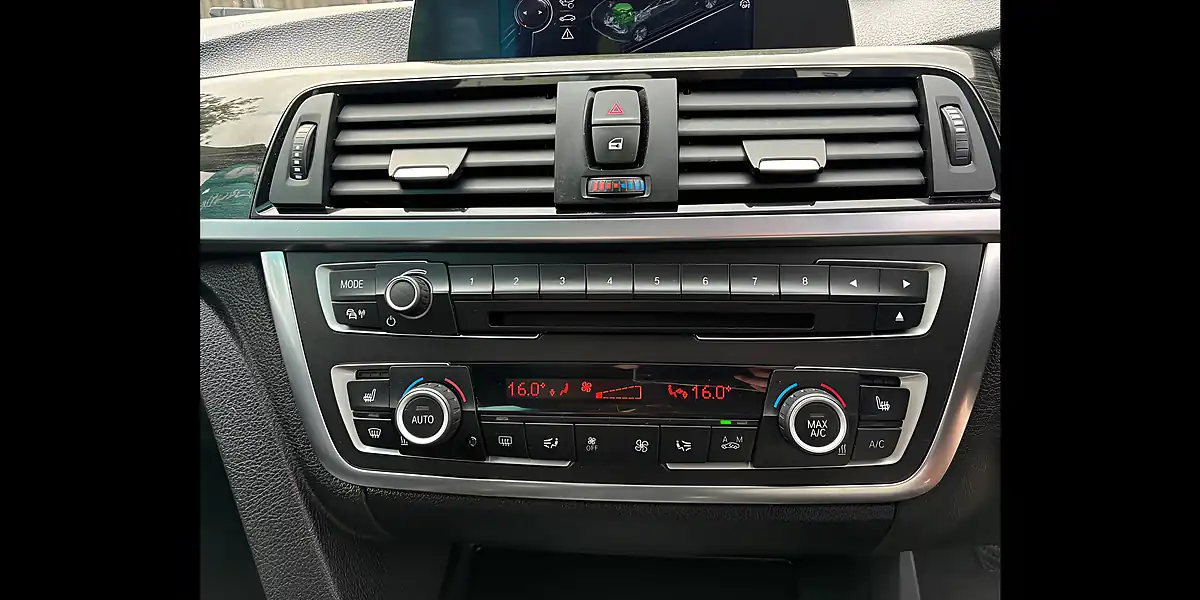 Used 2015 BMW 3 Series Luxury Silver - Interior and Exterior details 17