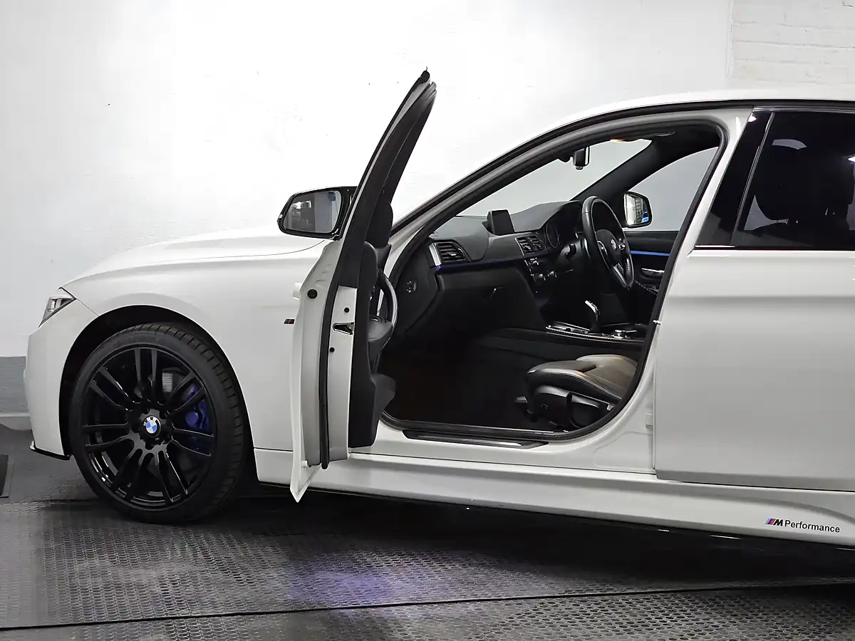 Used 2015 BMW 3 Series M Sport Alpine White - Interior and Exterior details 12