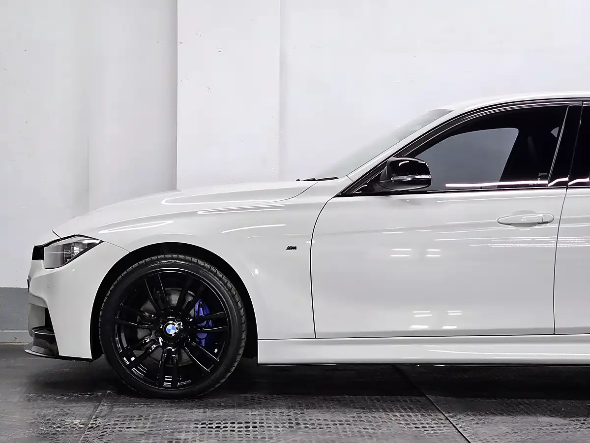 Used 2015 BMW 3 Series M Sport Alpine White - Interior and Exterior details 18